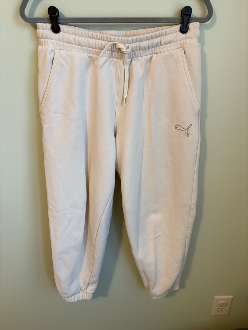 PUMA Women’s Jogger Sweatpants Cream size M